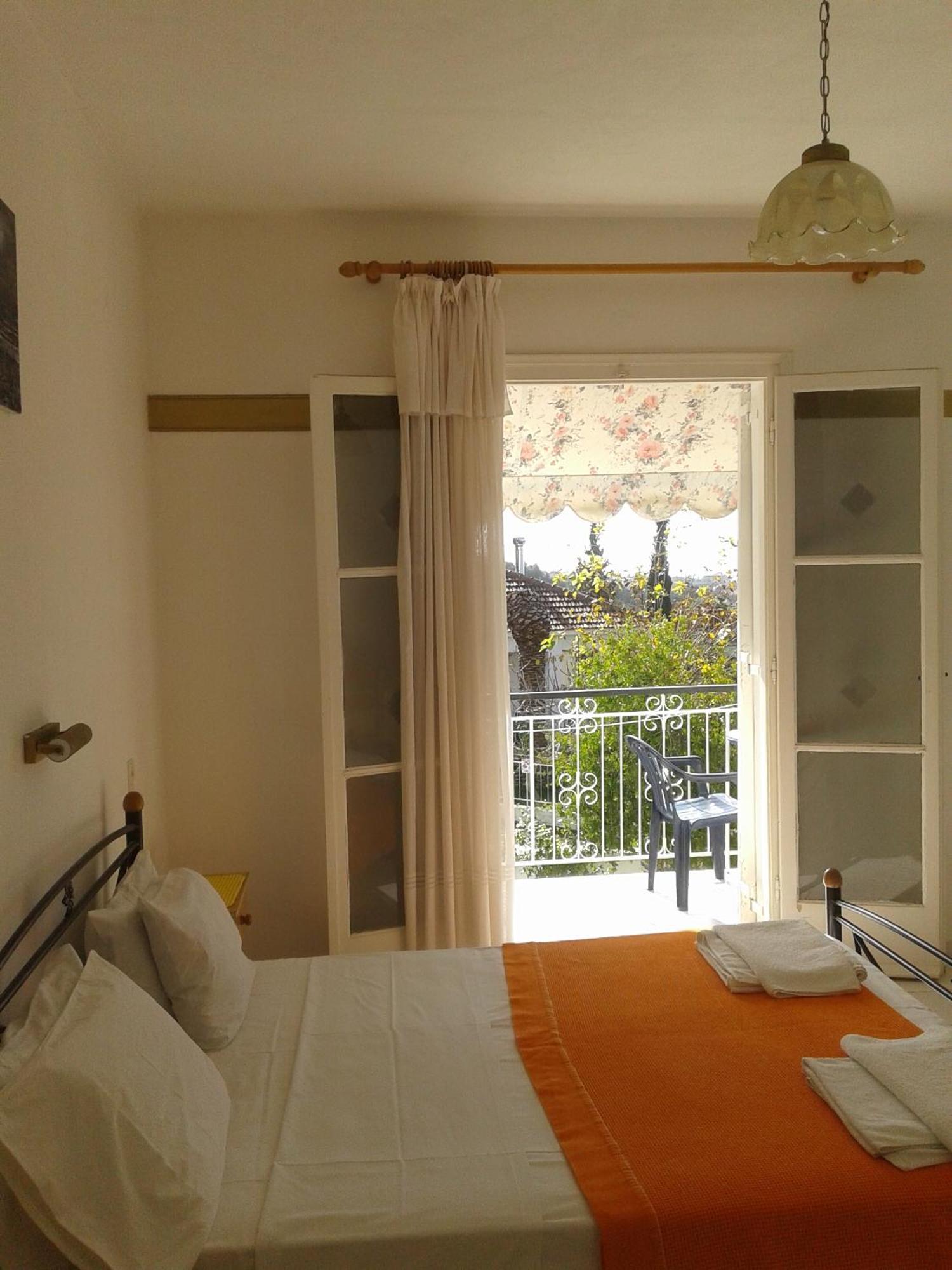 Aggelos Kefalonia Lassi  Rom bilde